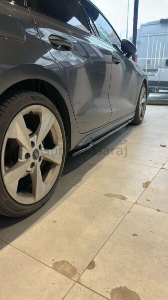 Audi 2024 Sedan Yan Marşpiyel (Plastik) (Piano Black Boyalı)