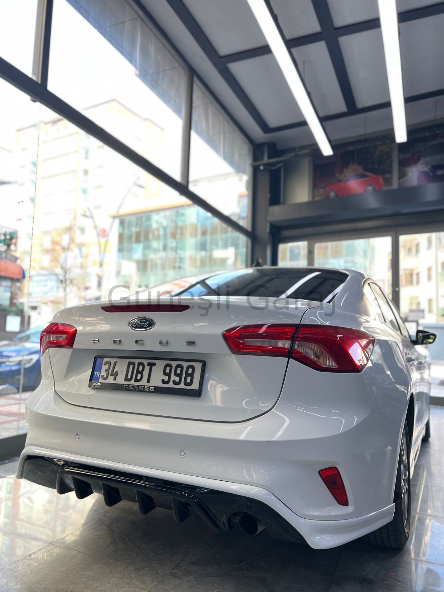 Ford Focus 4 Sedan Arka Ek (Plastik)