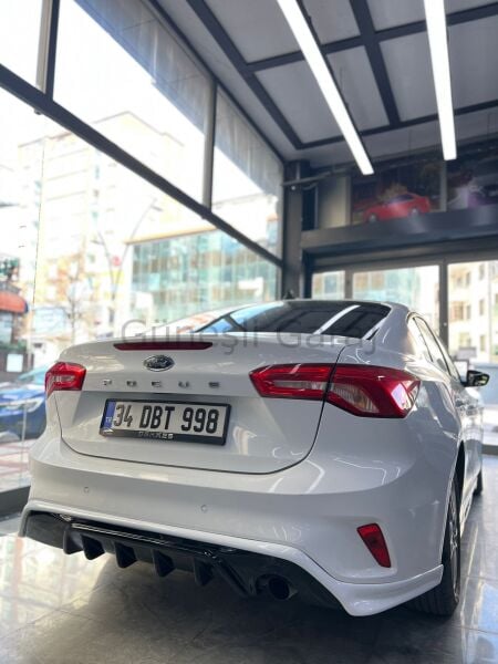 Ford Focus 4 Sedan Arka Ek (Plastik)