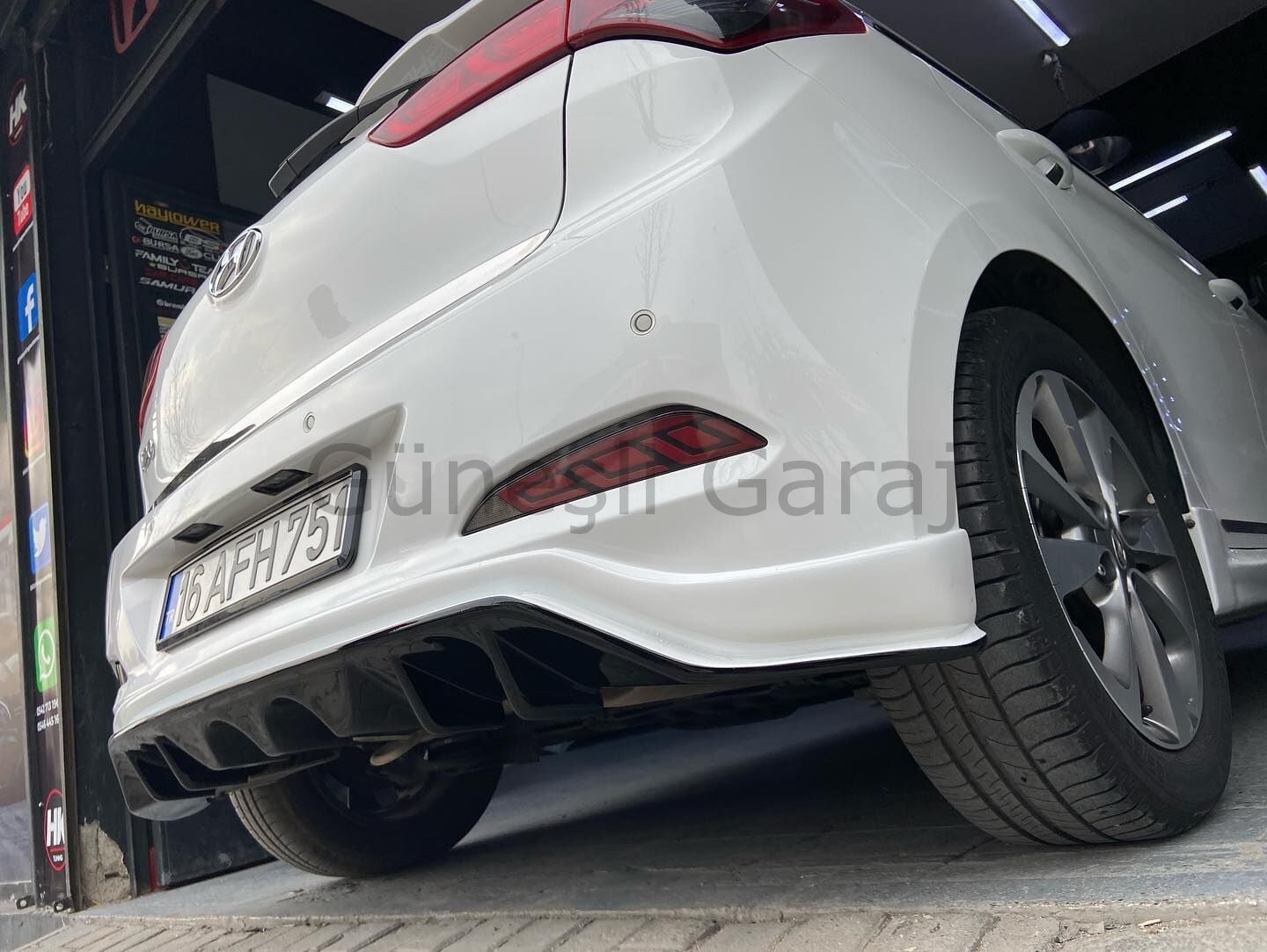Hyundai i20 R20 Difüzör (Plastik)