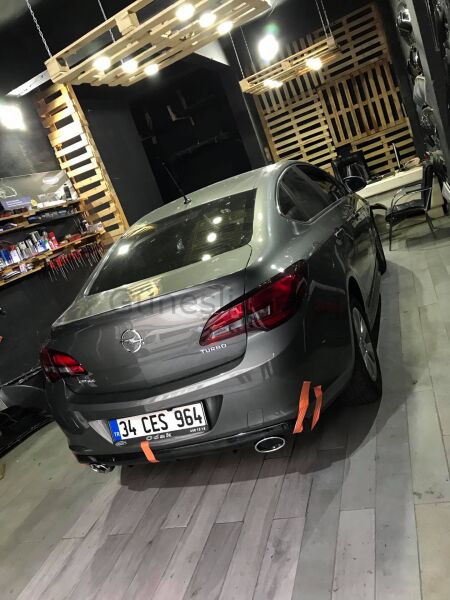 Opel Astra J Sedan Egzoz Görünümlü Difüzör (Plastik)