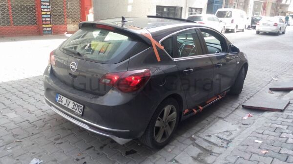 Opel Astra J Spoiler (Plastik)