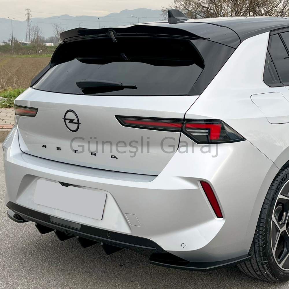 Opel Astra L Arka Flap (Plastik) (Piano Black Boyalı)