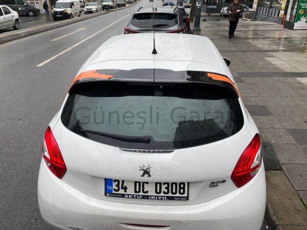 Peugeot 208 Spoyler Kapağı