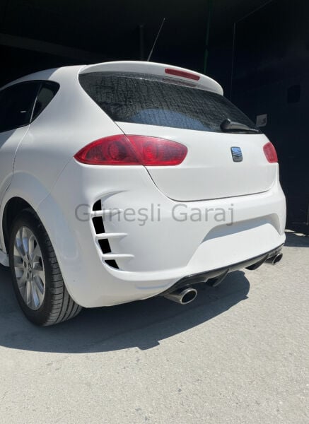 Seat Leon Mk2 - 2.5 Aero Arka Tampon (Plastik)
