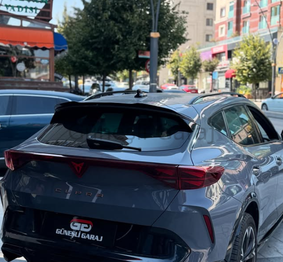 Cupra Formentor Spoiler (Plastik) (Parlak Siyah Boyalı)