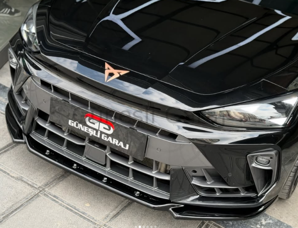 Cupra Leon Ön Lip (Plastik) (Parlak Siyah Boyalı)