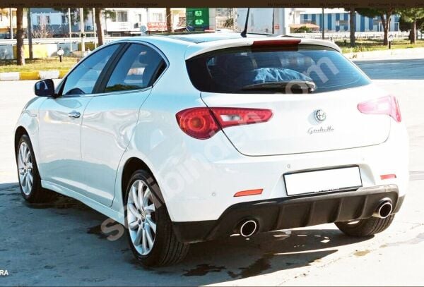 Alfa Romeo Giulietta Difüzör Çift Çıkış (Plastik)