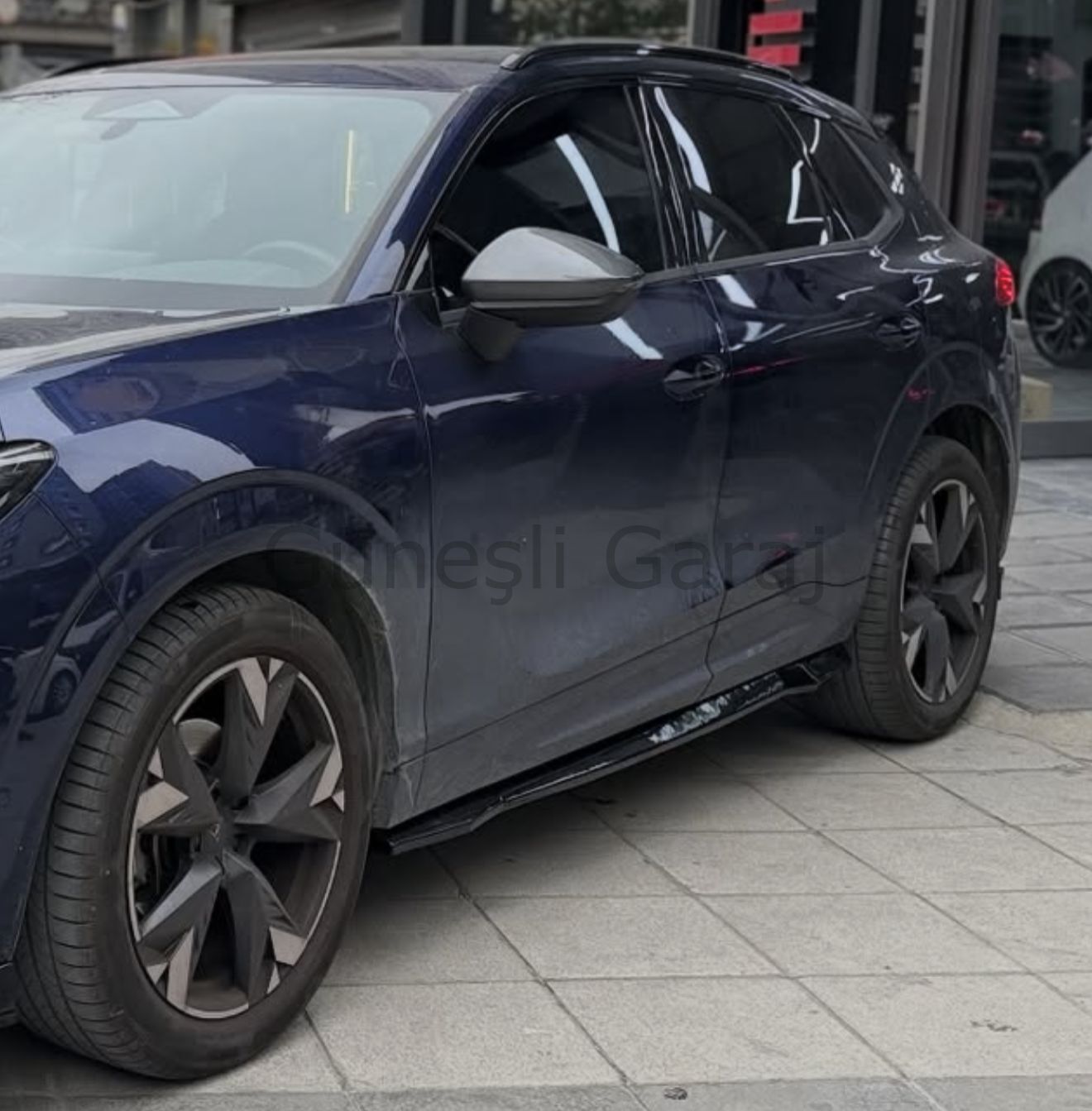 Cupra Terramar Yan Lip (Plastik) (Parlak Siyah Boyalı)