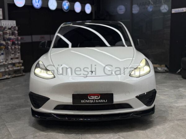 Tesla Model Y Ön Lip (Plastik) (Parlak Siyah Boyalı)