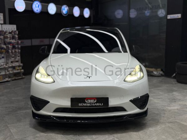 Tesla Model Y Ön Lip (Plastik) (Parlak Siyah Boyalı)