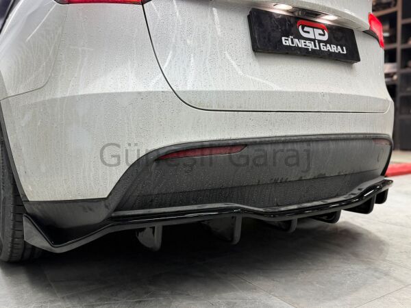 Tesla Model Y Difüzör (Plastik) (Parlak Siyah Boyalı)
