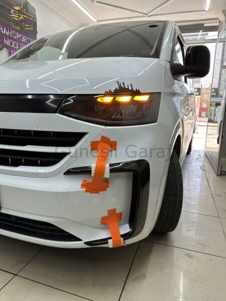 Volkswagen Transporter 2025 Ön Flap (Plastik) (Parlak Siyah Boyalı)
