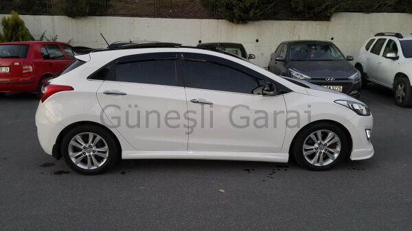 Hyundai i30 Yan Marşpiyel (Plastik)