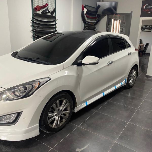 Hyundai i30 Yan Marşpiyel (Plastik)