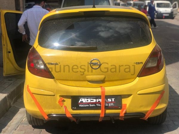 Opel Corsa D Egzoz Çıkışlı Difüzör (Plastik)