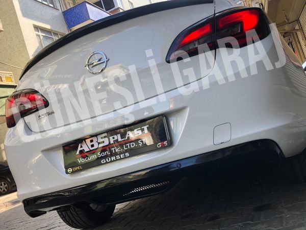 Opel Astra J Sedan Difüzör (Plastik)
