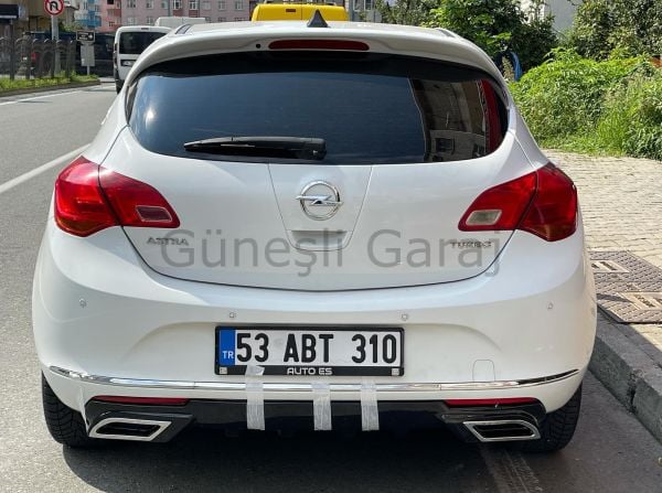 Opel Astra J Egzoz Görünümlü Difüzör (Plastik)