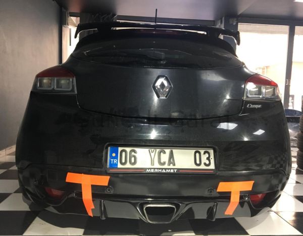 Renault Megane 3 RS Egzoz Görünümlü Difüzör 4 Kapı (Plastik)