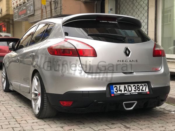 Renault Megane 3 RS Egzoz Görünümlü Difüzör 4 Kapı (Plastik)