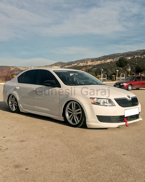Skoda Octavia Yan Marşpiyel (Plastik)