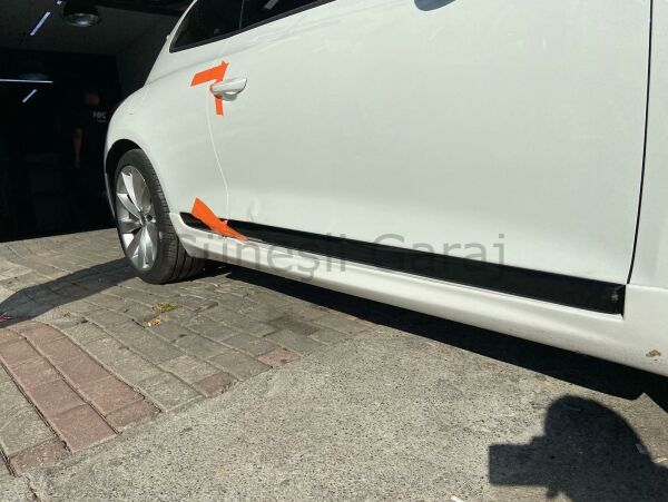 Volkswagen Scirocco R Yan Marşpiyel (Plastik)