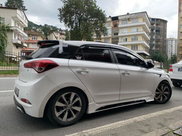 Hyundai i20 Custom Marşpiyel (Plastik)